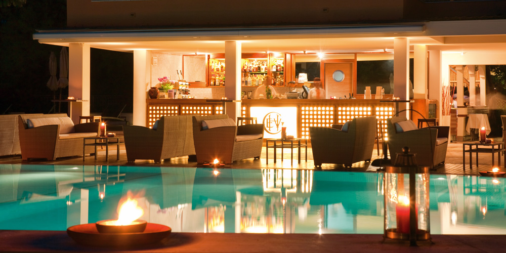 Mediterranean dining detail at L'Orangerie
