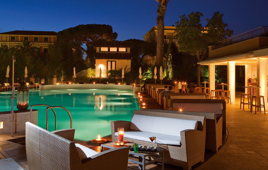 Poolside bar at L'Orangerie Sorrento